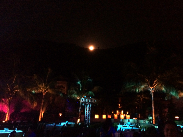 夜のイベント会場